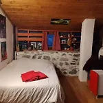 Grande Maison Ardechoise * Vesseaux